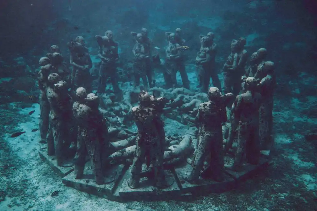 Things to do on Gili Air: Gili Meno Statues