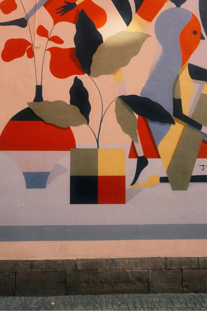 Self-guided street art tour around Namur